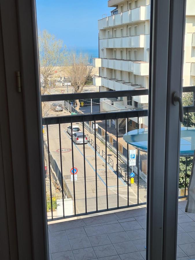 Hotel Ariosto Rimini Bagian luar foto