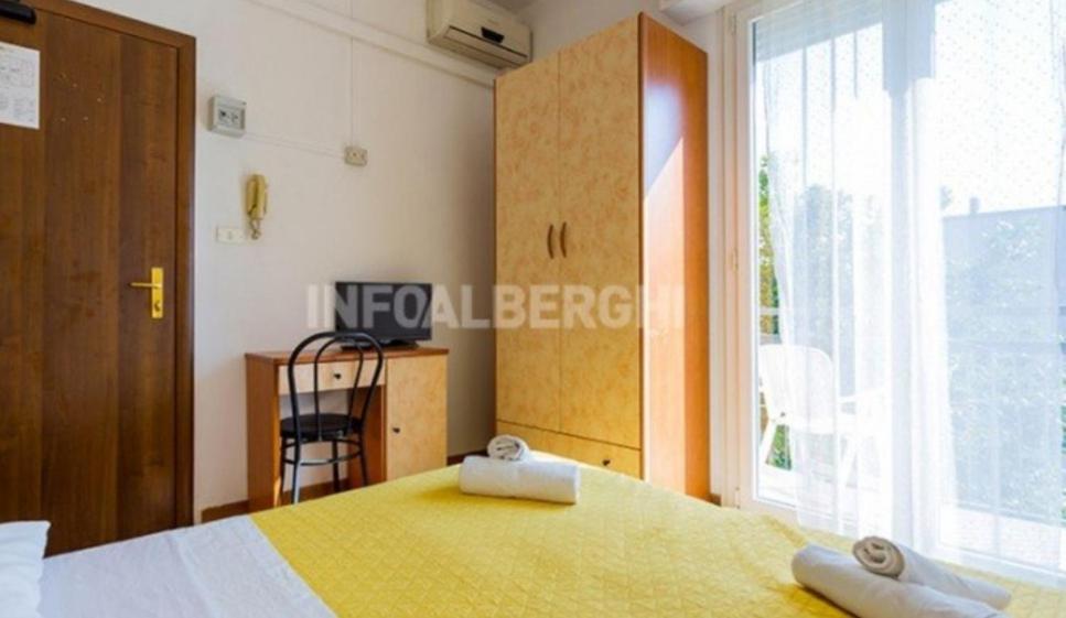 Hotel Ariosto Rimini Bagian luar foto