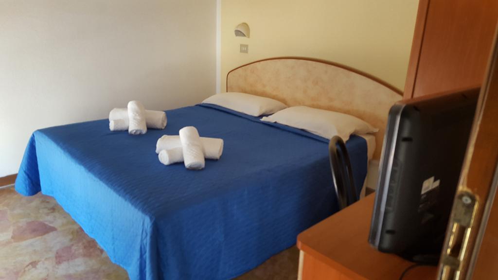 Hotel Ariosto Rimini Bagian luar foto